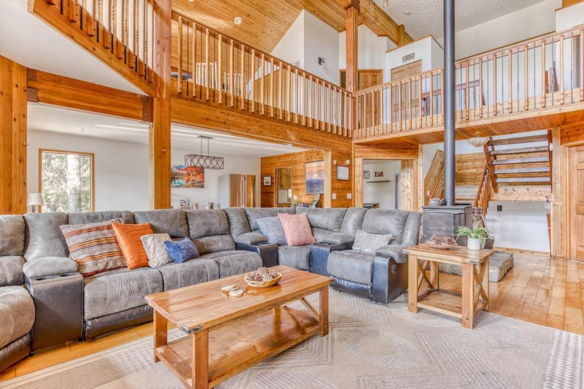 Great Blue Lodge - Spacious Ski Lodge, Hot Tub, Sauna, Game Room & More Government Camp Eksteriør billede