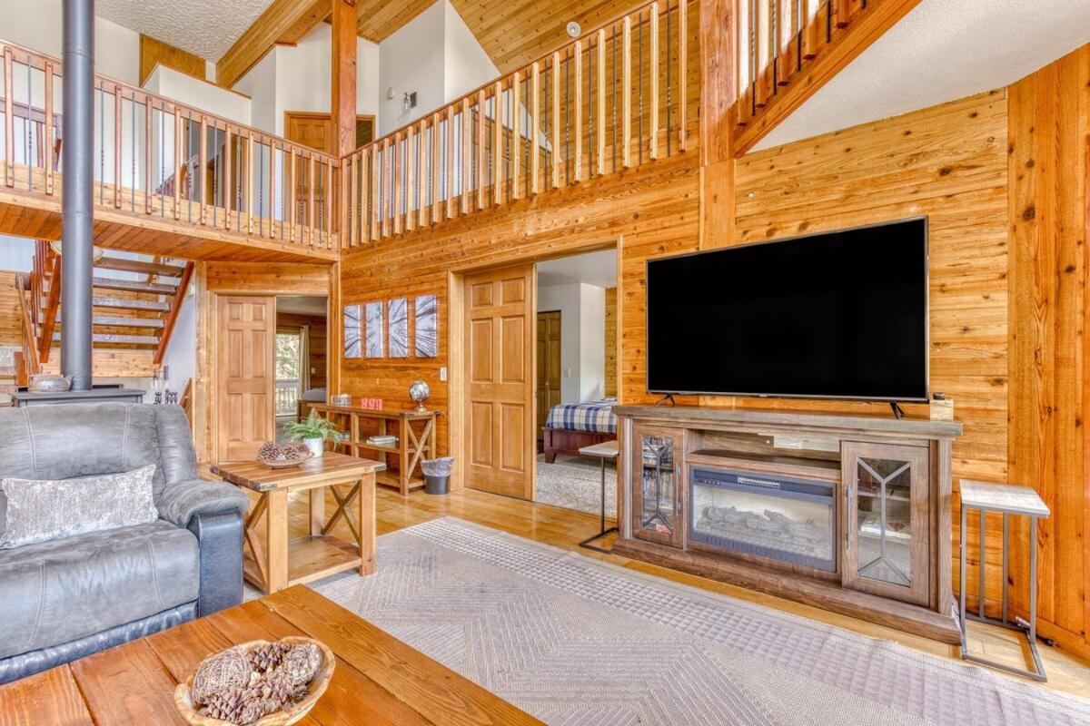 Great Blue Lodge - Spacious Ski Lodge, Hot Tub, Sauna, Game Room & More Government Camp Eksteriør billede