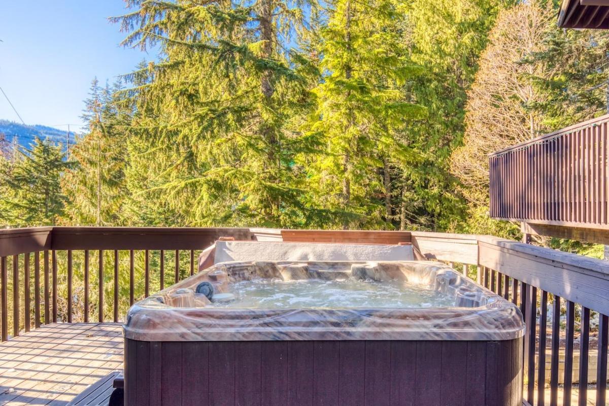Great Blue Lodge - Spacious Ski Lodge, Hot Tub, Sauna, Game Room & More Government Camp Eksteriør billede