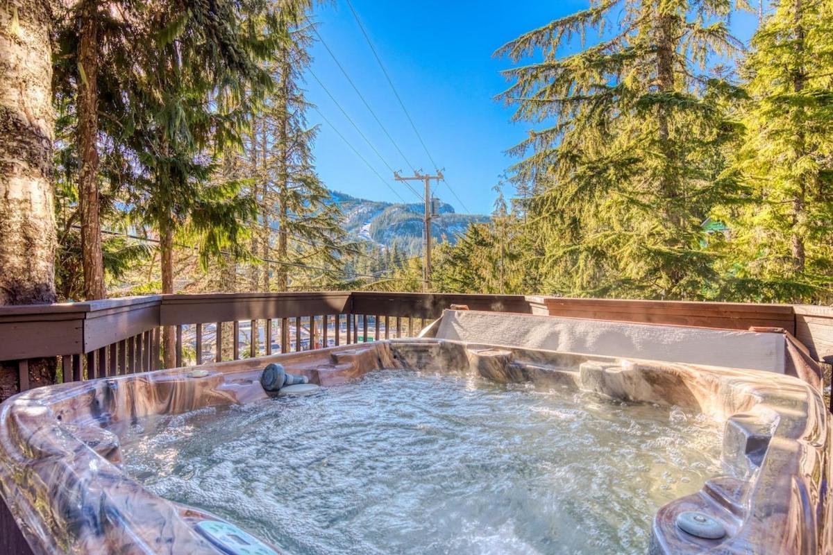 Great Blue Lodge - Spacious Ski Lodge, Hot Tub, Sauna, Game Room & More Government Camp Eksteriør billede