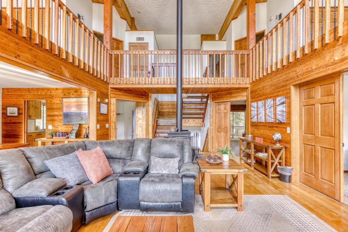 Great Blue Lodge - Spacious Ski Lodge, Hot Tub, Sauna, Game Room & More Government Camp Eksteriør billede