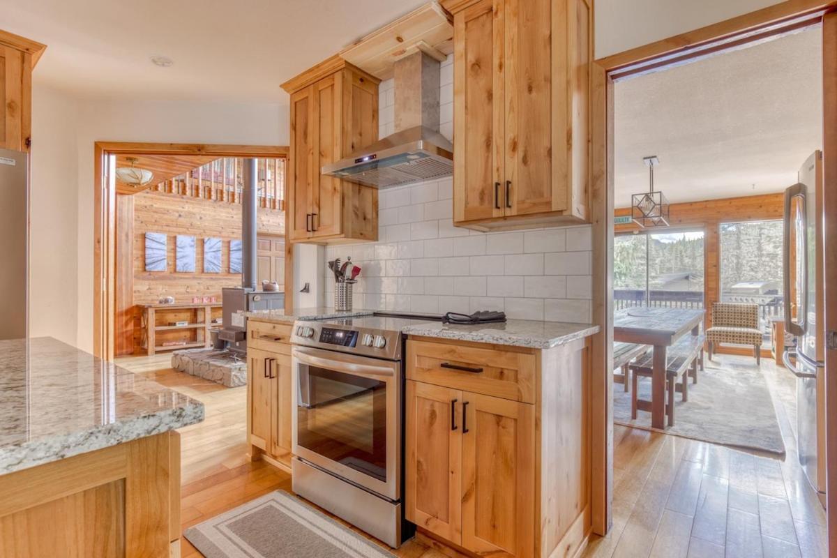 Great Blue Lodge - Spacious Ski Lodge, Hot Tub, Sauna, Game Room & More Government Camp Eksteriør billede