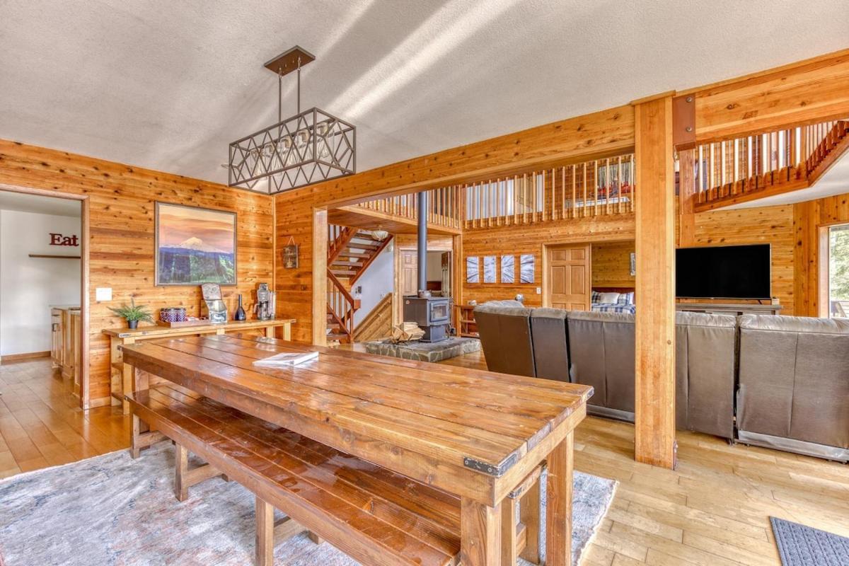 Great Blue Lodge - Spacious Ski Lodge, Hot Tub, Sauna, Game Room & More Government Camp Eksteriør billede