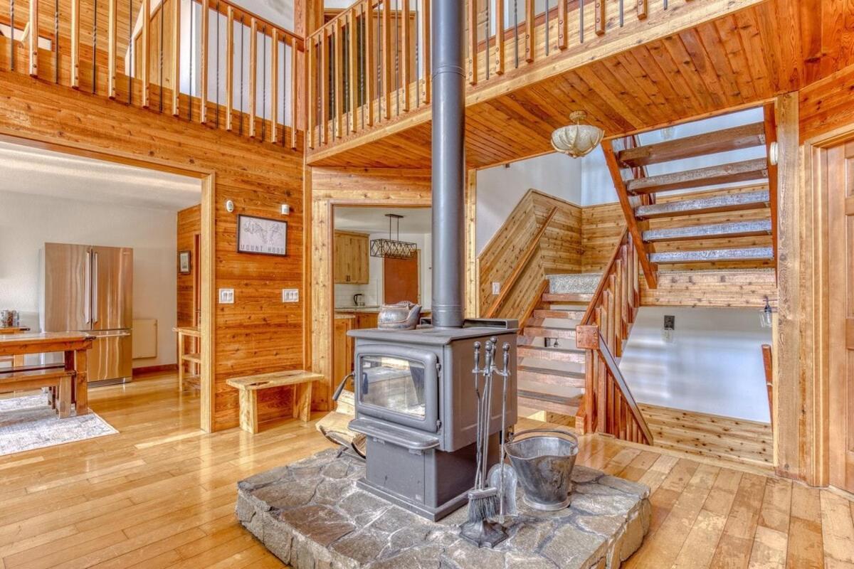 Great Blue Lodge - Spacious Ski Lodge, Hot Tub, Sauna, Game Room & More Government Camp Eksteriør billede