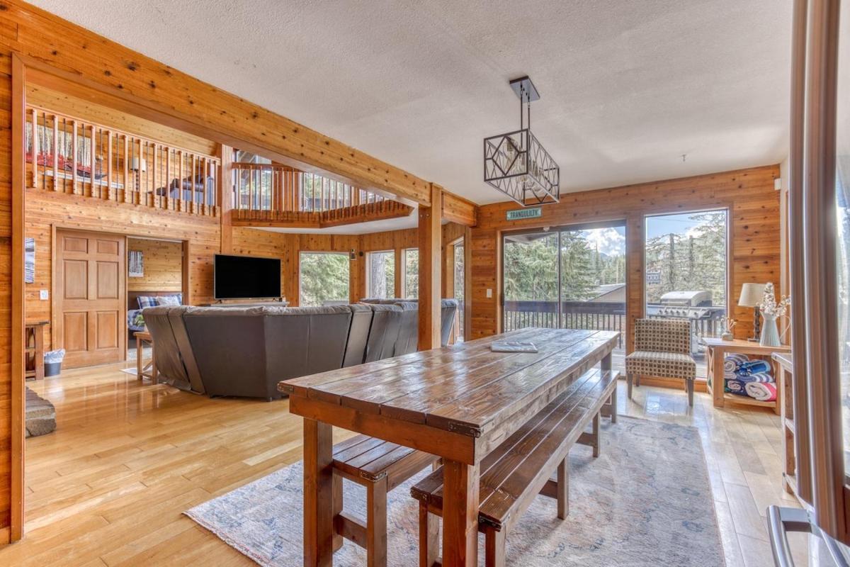Great Blue Lodge - Spacious Ski Lodge, Hot Tub, Sauna, Game Room & More Government Camp Eksteriør billede